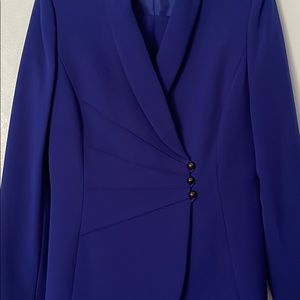 Tahari 2-Piece Suite